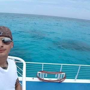 Meet your Posher, Carlos